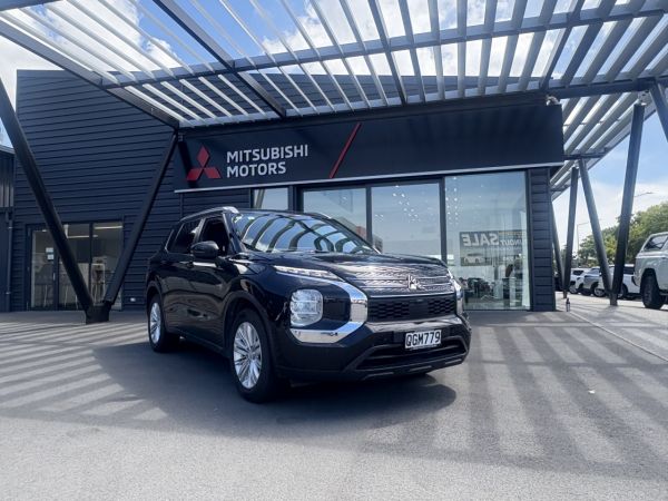 2023 Mitsubishi Outlander LS 2.5P 4WD CVT image