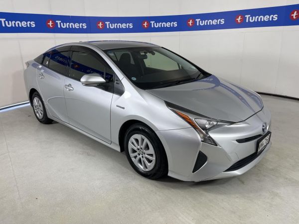 2016 Toyota Prius Hatchback image