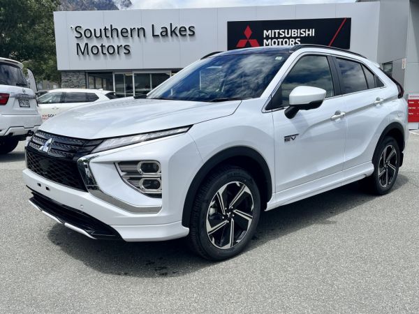 2026 Mitsubishi Eclipse Cross PHEV VRX 4WD image