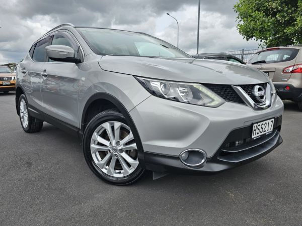 2014 Nissan Qashqai SUV ST-L 2.0P image
