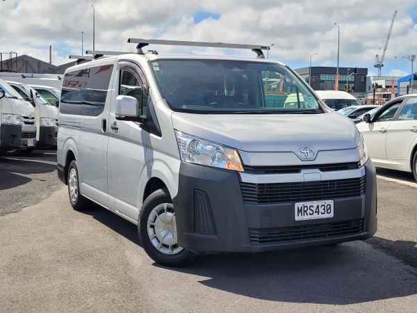 2020 Toyota Hiace Van Zr Gvn 2.8Dt/6At image