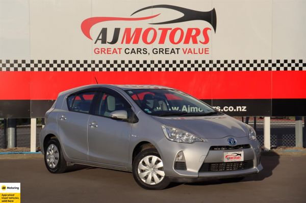 2014 Toyota Aqua Hatchback 1.5L PETROL HYBRID image