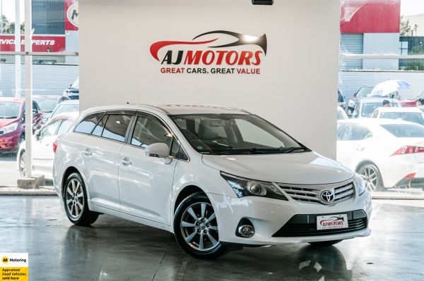 2012 Toyota Avensis Wagon 2.0L Criuse control image
