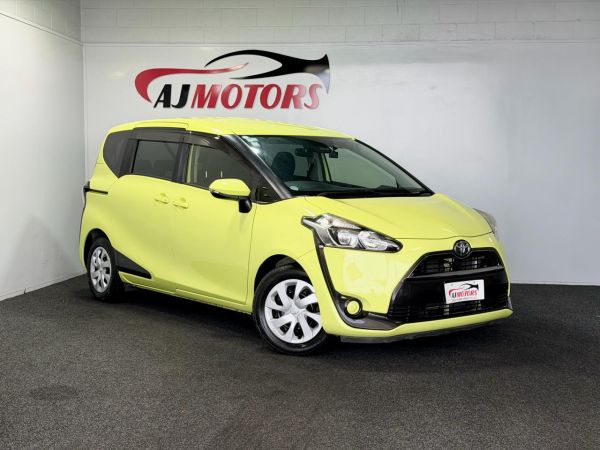 2015 Toyota Sienta Hatchback G image