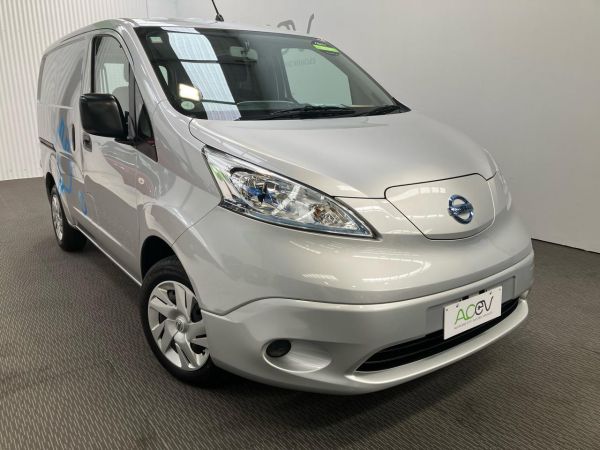 2017 Nissan E-NV200 Van GX Van image