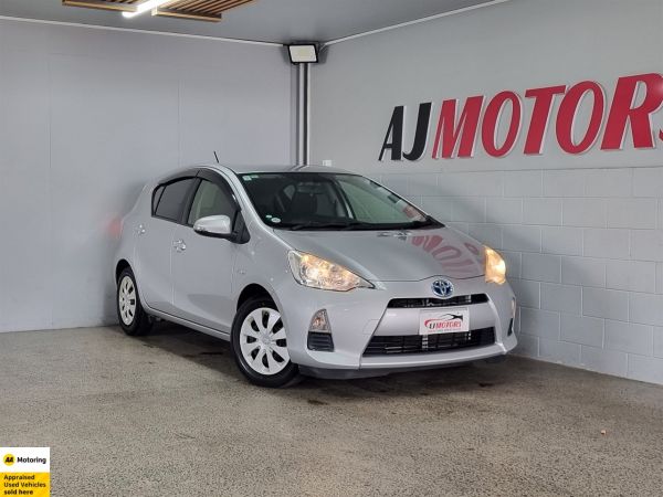 2012 Toyota Aqua Hatchback S image