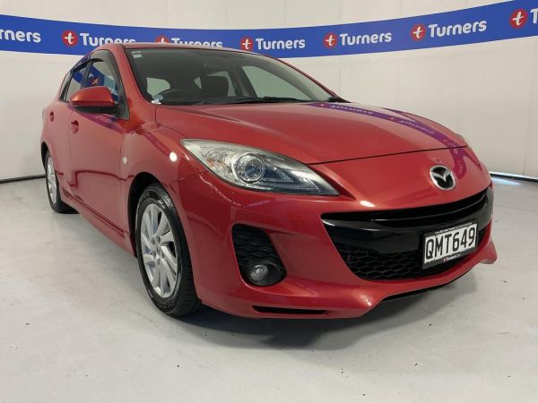 2013 Mazda Axela Hatchback image