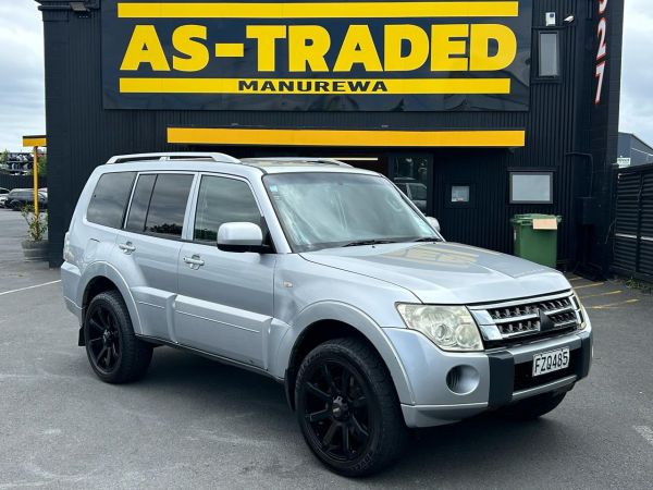 2011 Mitsubishi Pajero SUV 3.2d Gls Auto image