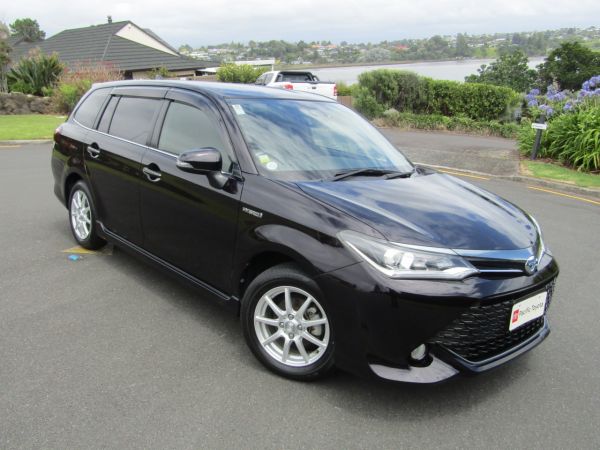 2016 Toyota Corolla Fielder 1.5 Hybrid image