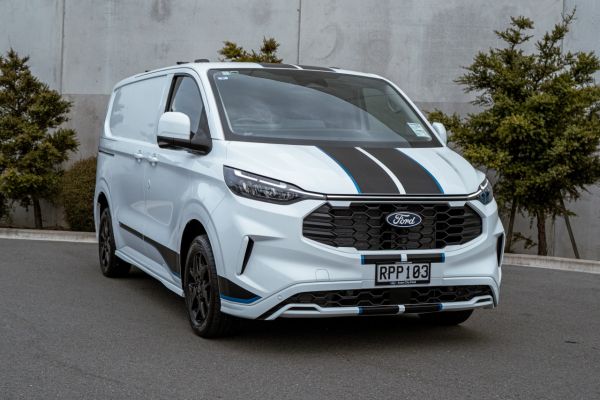 2025 Ford Transit Custom 320 Sport AWD image
