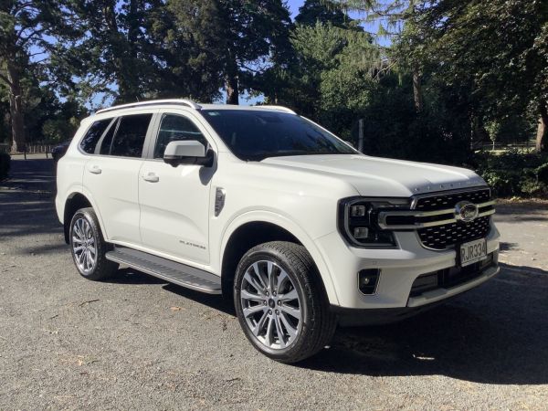 2025 Ford Everest PLATINUM image