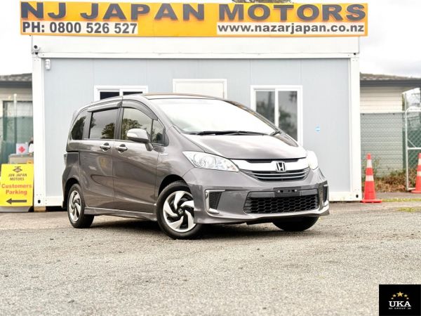 2016 Honda Freed Van Hybrid Premium Edition,Reversing camera image