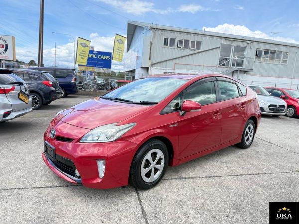 2013 Toyota Prius Hatchback G - Power Seats - Reversing Camera - Alloys - Fog Lights image