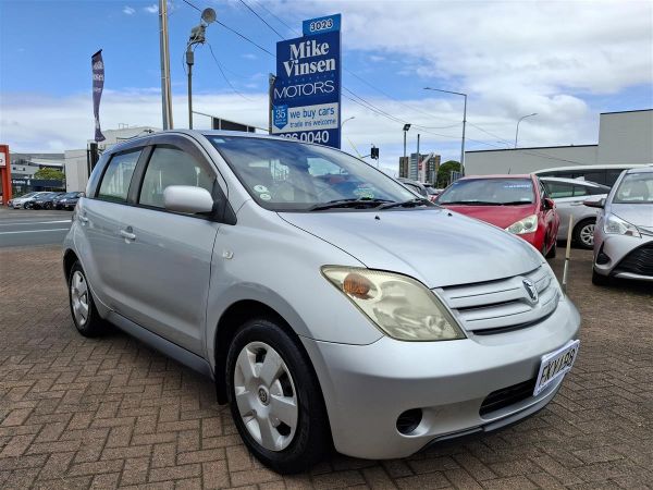 2005 Toyota Ist NEW WOF POWER WINDOWS ELECTRIC MIRRORS image