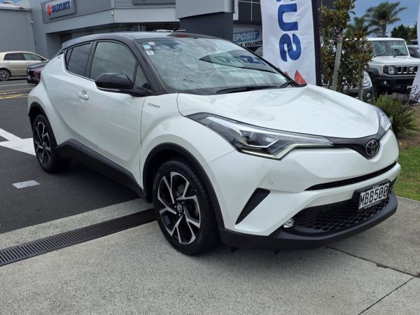 2019 Toyota C-HR Limited NZ New image