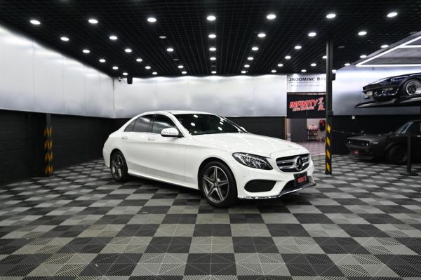 2014 Mercedes-Benz C 200 Sedan AMG LINE image