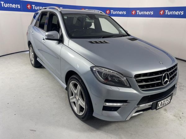 2015 Mercedes-Benz ML350 Wagon Bluetec AMG Line A image