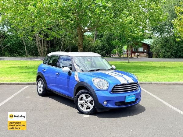 2013 Mini Cooper Hatchback Crossover image