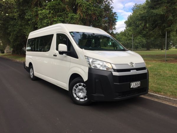 2022 Toyota Hiace ZX GVN 2.8L AUTO 12 SEATER image