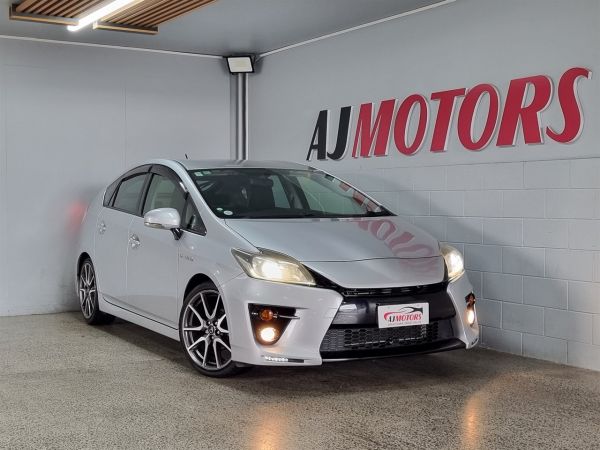 2013 Toyota Prius Hatchback S TOURING SELECTION GS image