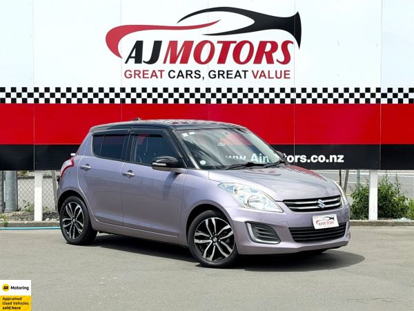 2017 Suzuki Swift Hatchback Style 2-tone image