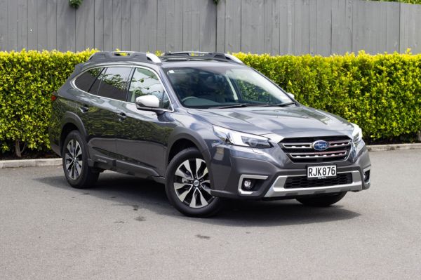 2025 Subaru Outback Touring 2.5 image