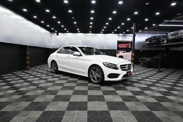 2014 Mercedes-Benz C 200 Sedan AMG LINE image