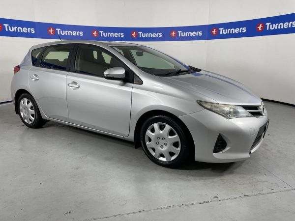 2013 Toyota Corolla Hatchback GX image