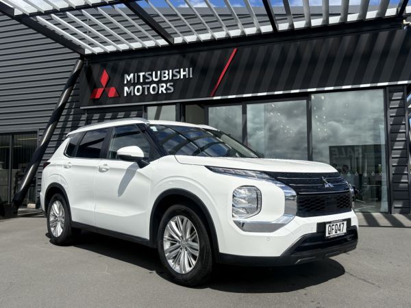 2023 Mitsubishi Outlander LS 2.5P 4WD CVT image