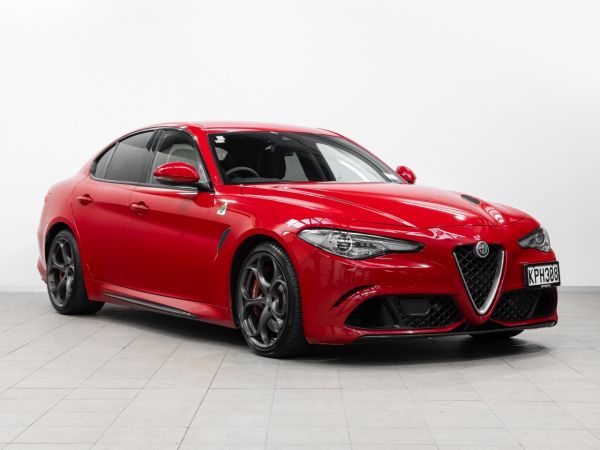 2017 Alfa Romeo Giulia Quadrifoglio 375kW 2.9 V6 Bi-Turbo image