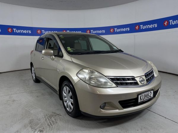 2010 Nissan Tiida Hatchback Latio image