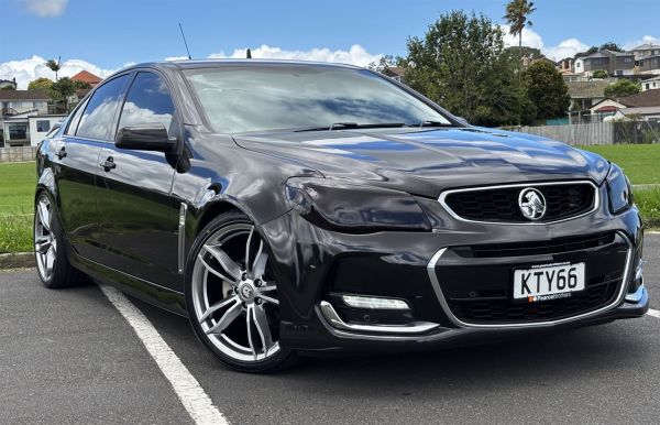 2017 Holden Commodore Sedan VF2 SV6 LOWERED ON 20" ALLOYS image