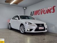 Image for 2014 Lexus IS 300H Sedan Version L