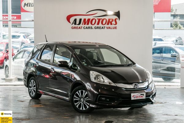 2013 Honda Fit Wagon SHUTTLE HYBRID SMART SELECTION image