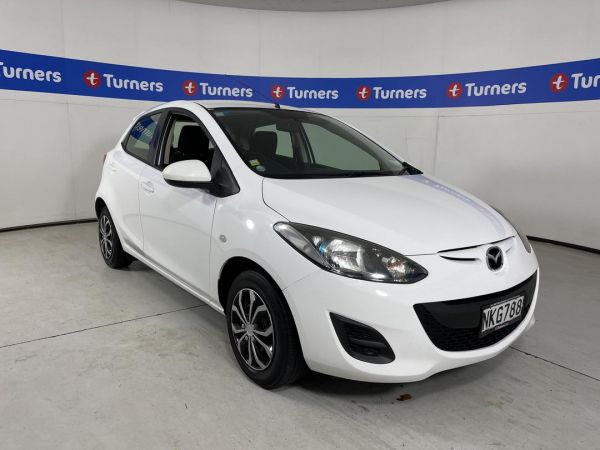 2015 Mazda Demio (Mazda2) Hatchback image