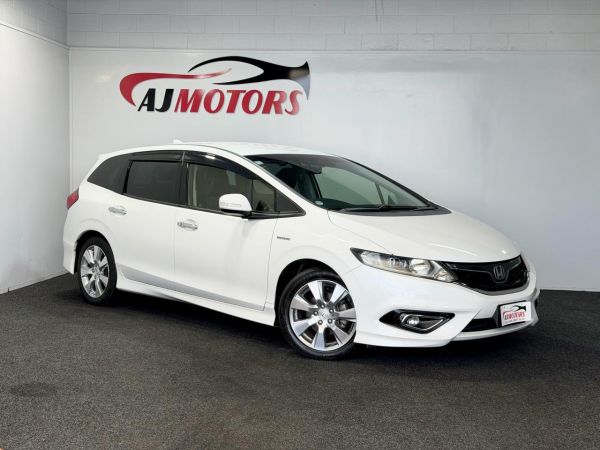 2016 Honda Jade Wagon HYBRID X image