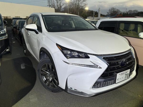 2015 Lexus NX 300h HYBRID/LEATHER HEATED SEATS!! image