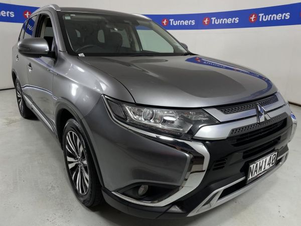 2020 Mitsubishi Outlander SUV XLS image