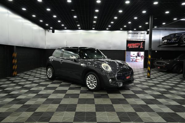 2014 Mini Cooper Hatchback 2.0L Turbo image