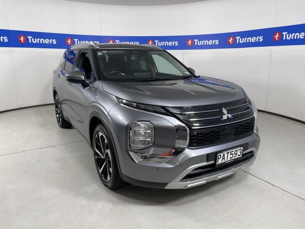 2022 Mitsubishi Outlander SUV XLS image