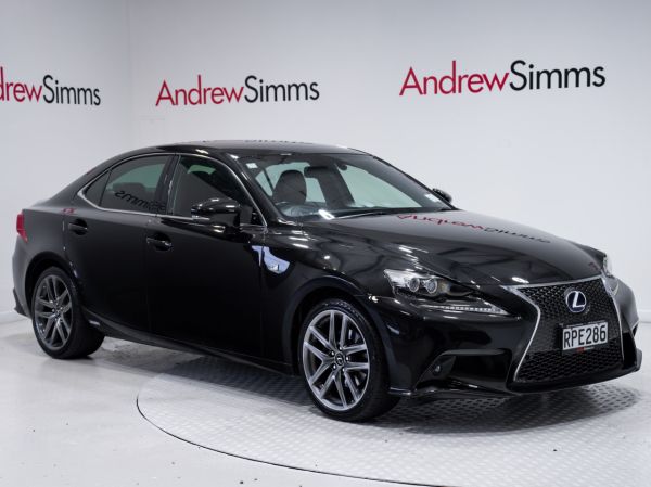 2014 Lexus IS 300H 2.5L Hybrid 4Dr Sedan image