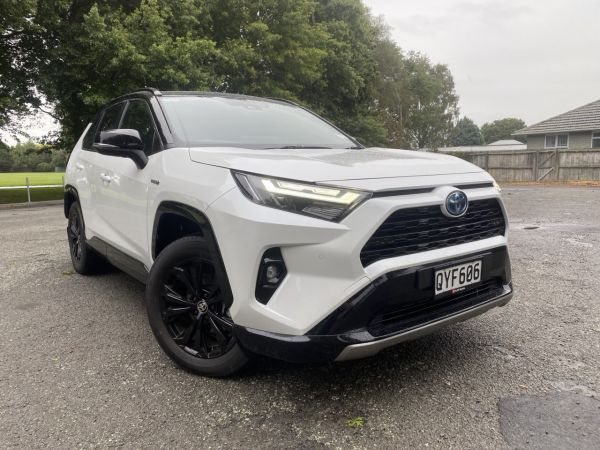 2024 Toyota RAV4 XSE 2.5P HV ECVT AWD SUV image