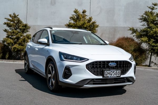 2023 Ford Focus Active MHEV 1.0L EcoBoost Mild Hybrid image