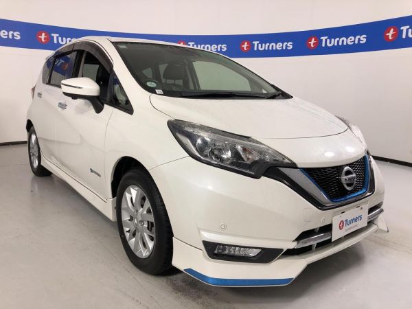 2016 Nissan Note Hatchback E-POWER image