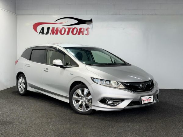 2016 Honda Jade Wagon HYBRID X image