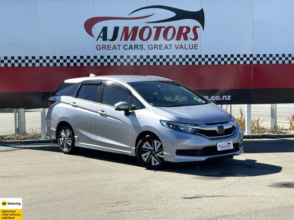 2022 Honda Fit Hatchback Shuttle Hybrid image