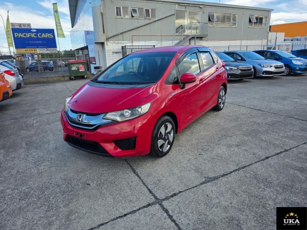 2015 Honda Fit Hatchback Hybrid L Package - Cruise Control - Reversing Camera image