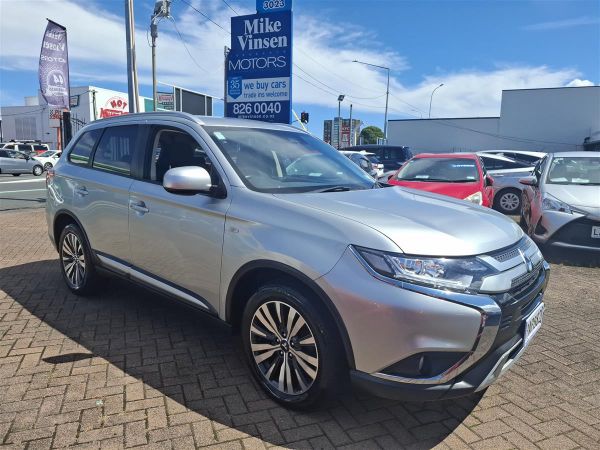 2022 Mitsubishi Outlander LS 4WD 7 SEATS NZ NEW CRUISE CONTROL MULTI AIRBAGS PARKING SENSORS PRE-CRASH WARNING REVERSE CAMERA BLUETOOTH USB PORTS TOWBAR FACTORY ALLOYS AUTO HOLD image