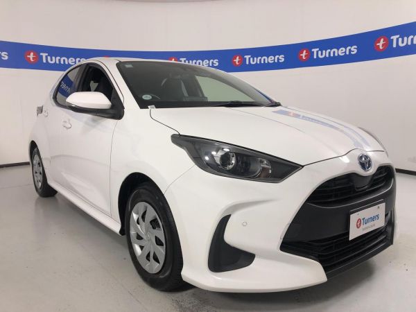 2020 Toyota Yaris Hatchback HYBRID image