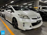 Image for 2015 Toyota Prius Hatchback S